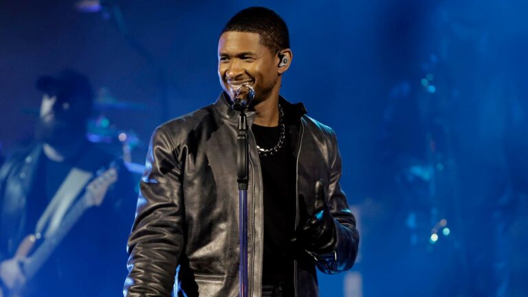 How the Super Bowl Halftime Show Can Become a Marketing Opportunity for Music, Movies, and Fashion