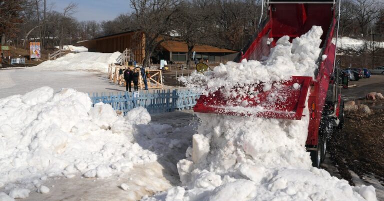 Minneapolis hosts Cross-Country Skiing World Cup despite record high temperatures